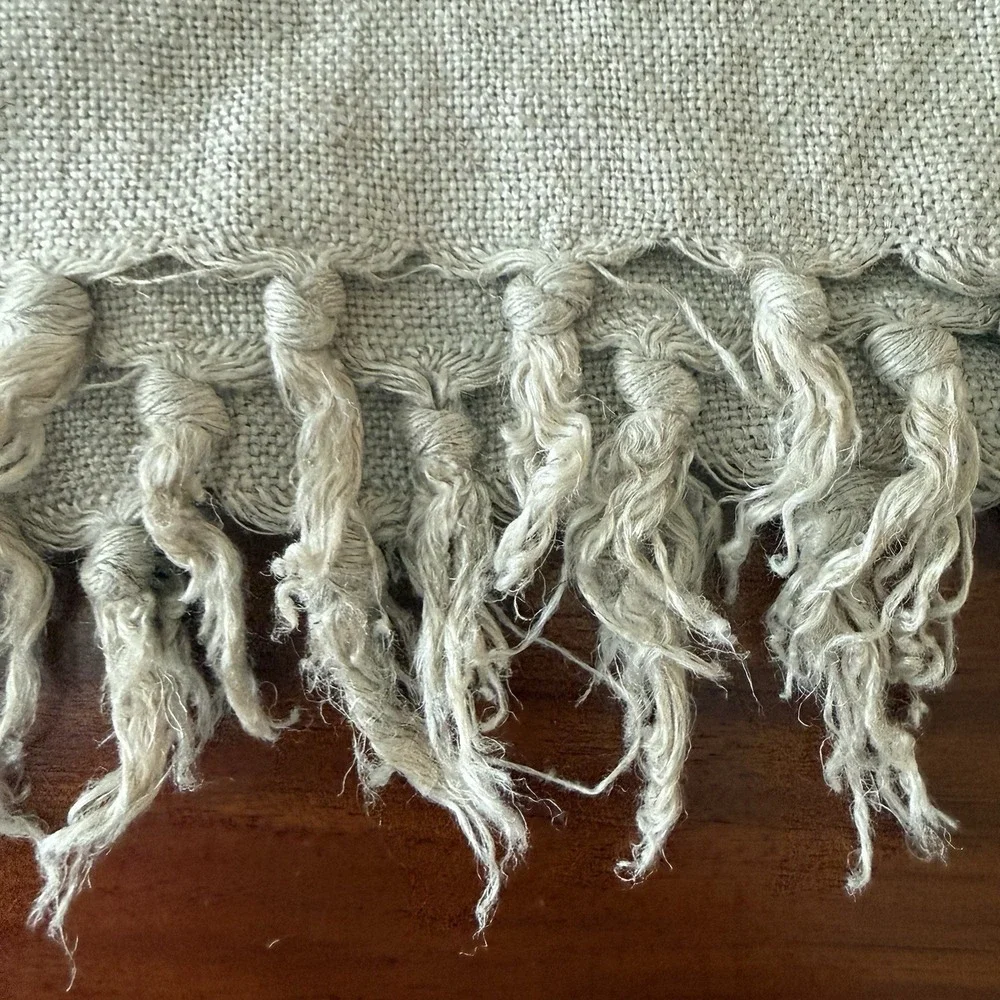Pom Pom at Home Hilde Leiaghat 100% Linen Throw Blanket Oatmeal Fringe 50 x 72